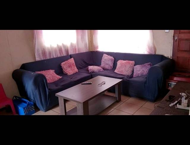 2 BEDROOM HOUSE FOR SALE IN PROTEA GLEN